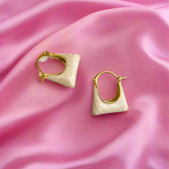 Bag Shaped Earing