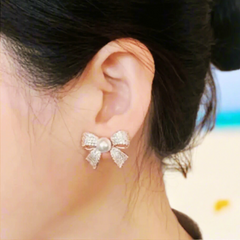 Diamond Studded Pearl Bow Earing