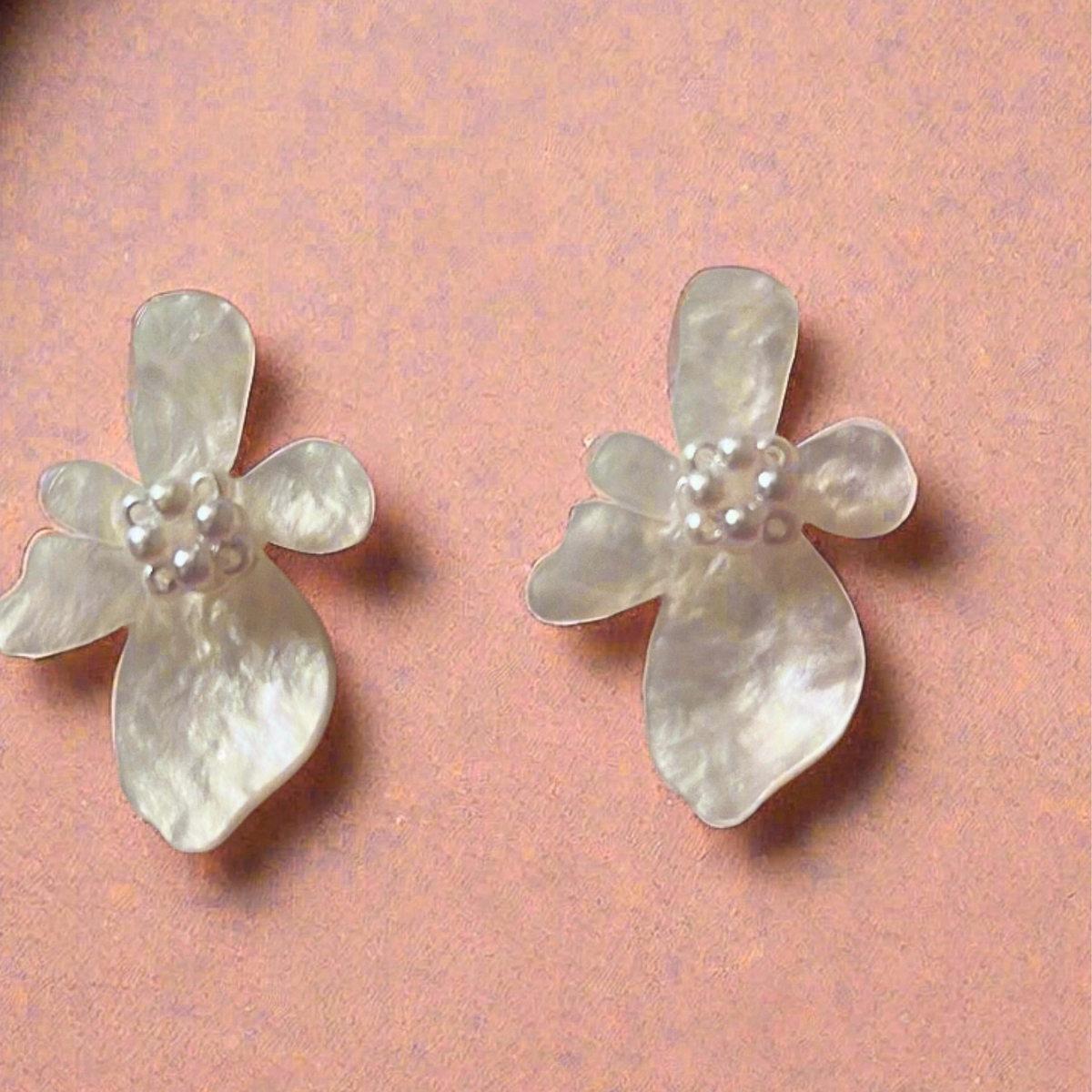 White Pearls flower Stud